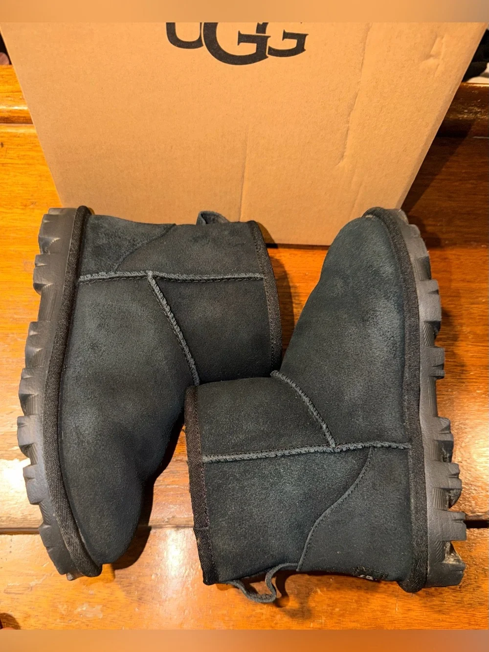UGG classic short